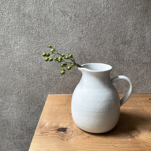 線刻ピッチャー花瓶 | iichi 日々の暮らしを心地よくするハンドメイド