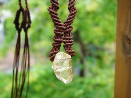 ラリマーのマクラメ編み 天然石ブレスレット | iichi 日々の暮らしを