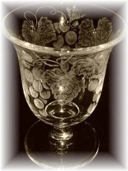 葡萄のグラス①〜手彫りガラス〜 | iichi 日々の暮らしを心地よくする