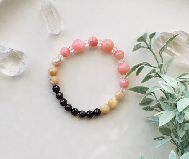 ハウライト・ローズクウォーツ・アマゾナイト　夏ブレスレット 人に慕われ人気を高める アマゾナイト ローズクォーツ アラゴナイト