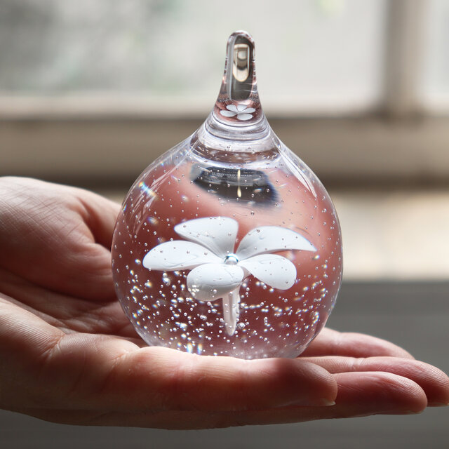 手元供養『こはる -雫の水中花（ピュアホワイト）-』ガラス位牌