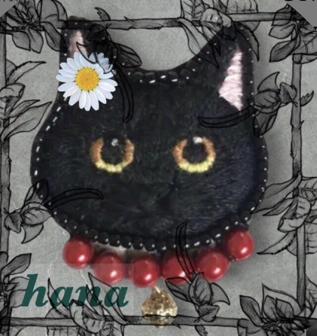麦わら帽子の白猫】手刺繍ブローチ 2way仕様(バッグチャームオプション