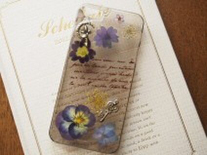 iphone5.5s用♡押し花ケース 押し花iPhoneケースの通販 | iichi 日々の暮らしを心地よくする
