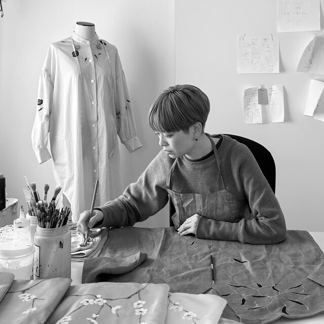 akkaの手描き服 作品一覧 | iichi 日々の暮らしを心地よくする