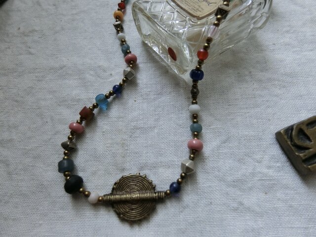 古いトゥアレグ族　ネックレストップ　old ビーズ happy price＊悠久のトキからのとらいばるなネックレス。@出土ビーズ