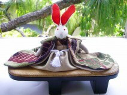 赤と青の振袖のうさぎさん | iichi 日々の暮らしを心地よくする