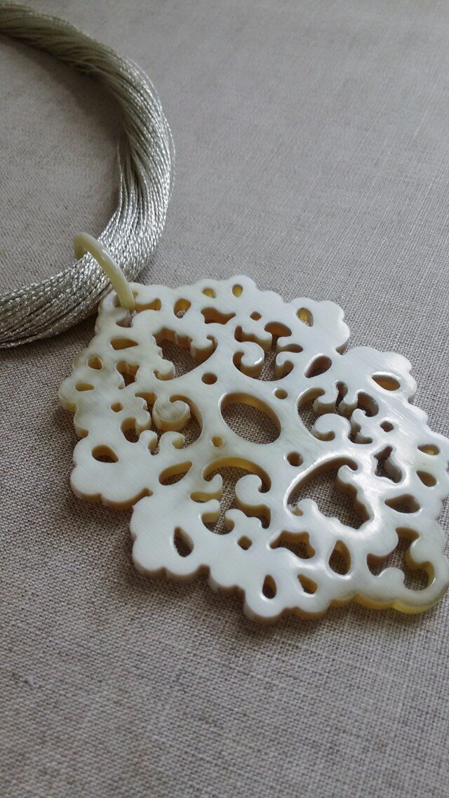 専用　マザーオブパール（白蝶貝ピンク珊瑚　シンプルラインのネックレス　素敵な逸品 専用 マザーオブパール（白蝶貝ピンク珊瑚 シンプルラインのネックレス