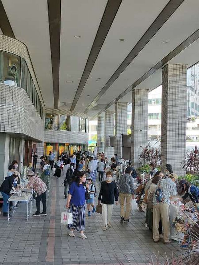 そごう横浜店２階海側・風の広場　クラフトマーケット