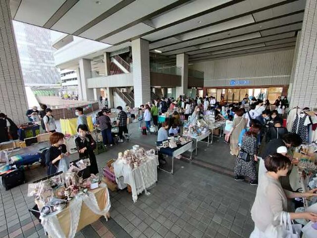 そごう横浜店２階海側・風の広場　クラフトマーケット