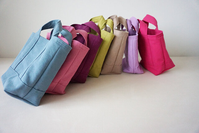 DOUCEMENT  POPUP STORE