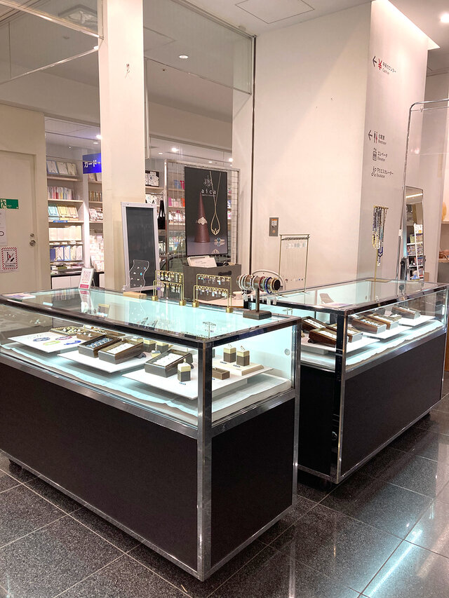 丸善丸の内本店 aica POP UP SHOP