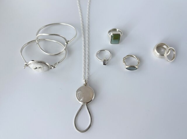 石と銀の装身具　個展