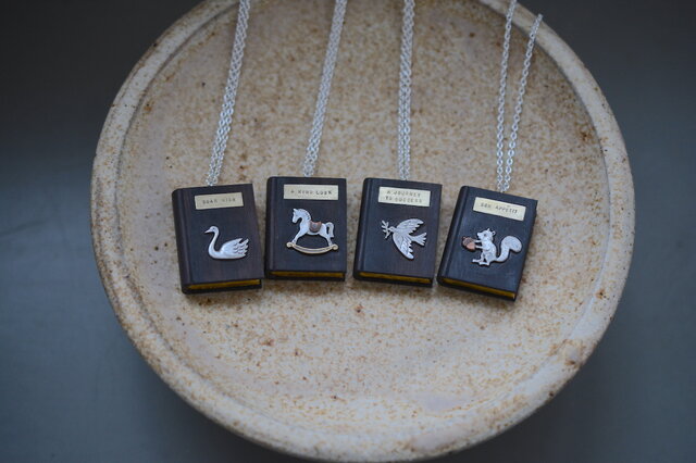 初雪・ポッケ展『 記憶のひとひら　～私を語る、小さなかけら～ 』