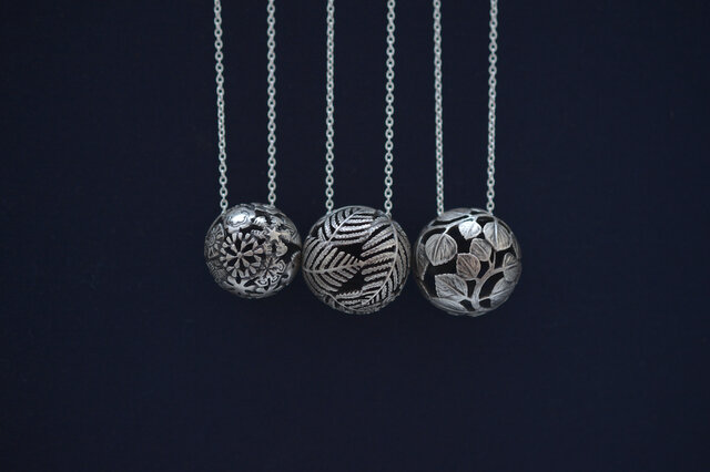 初雪・ポッケ展『 記憶のひとひら　～私を語る、小さなかけら～ 』