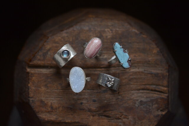 初雪・ポッケ展『 記憶のひとひら　～私を語る、小さなかけら～ 』