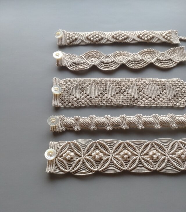 「糸で作る文様　マクラメレースのアクセサリー」