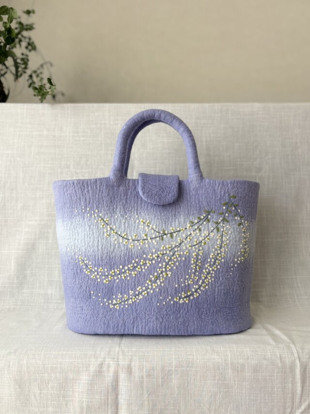 大人可愛い羊毛刺繍バックと小物たち