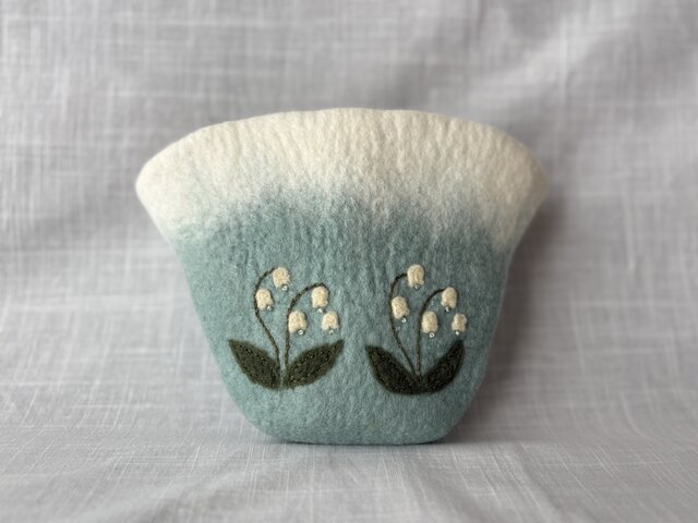大人可愛い羊毛刺繍バックと小物たち