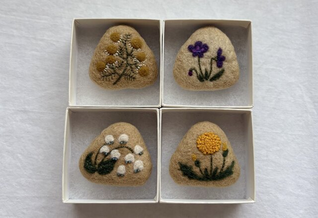 大人可愛い羊毛刺繍バックと小物たち
