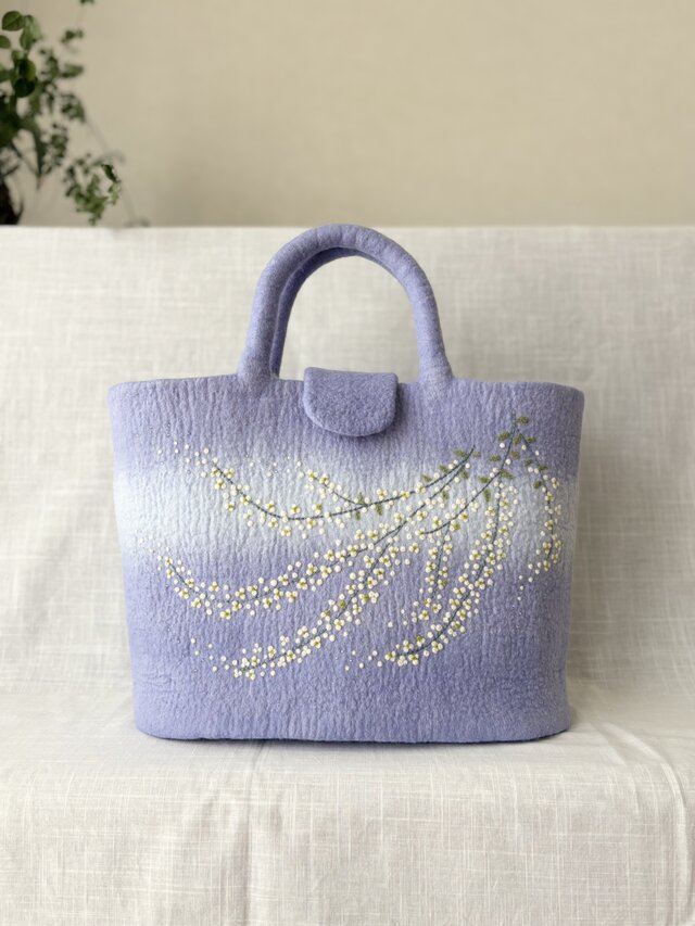 フェルト作家の大人可愛い羊毛刺繍バックと小物たち