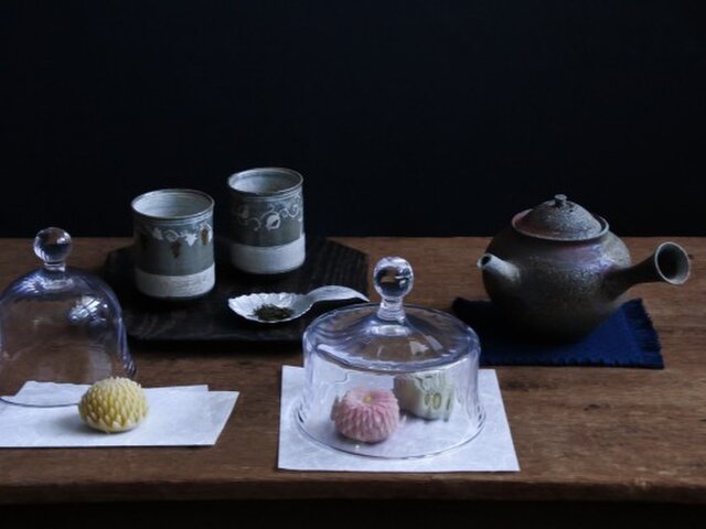 お茶でくつろぐ秋の午後