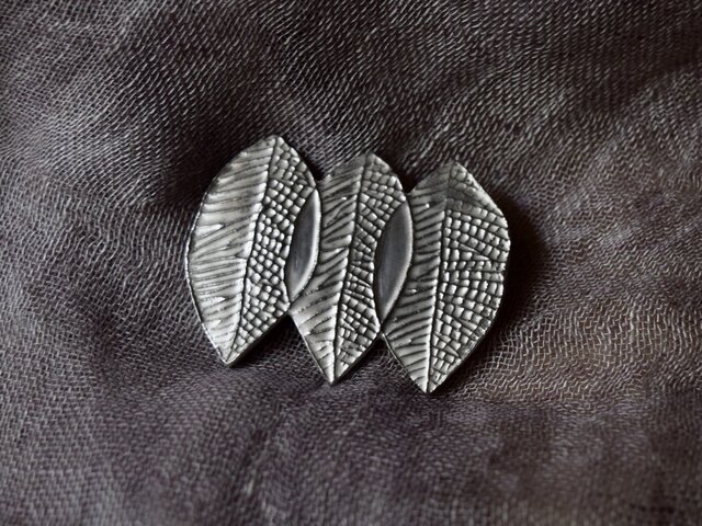 AKI KASARA銀彩ブローチ展『小さな夢のカタチ』