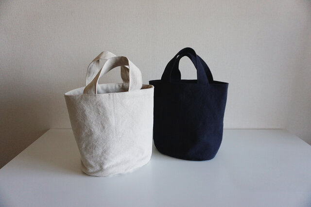 BROOCHのテーブル