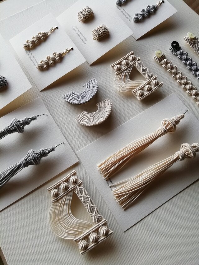 松田紗和個展 ※会期変更 糸から生まれるアクセサリー | iichi 日々の