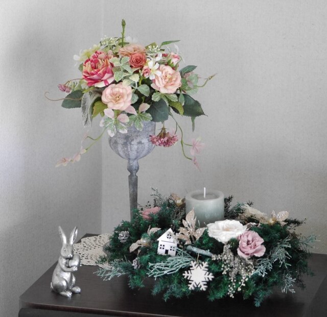 クリスマスキャンドルフラワーアレンジ♡ピンクのクリスマスツリー