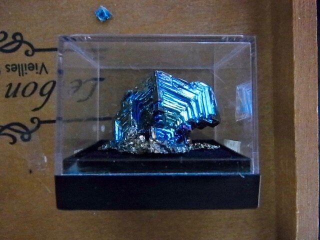 神秘的な美しさを持つビスマス結晶 432gケース付き きらきら輝くビスマス結晶ケース付き | iichi 日々の暮らしを心地よく