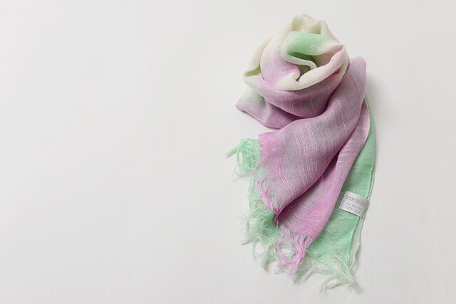 国産シルク100%手描き染めストールpink&green-の画像1枚目