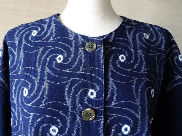 手織り久留米絣：渦巻き模様のチュニック・プラウス（W-54） | iichi