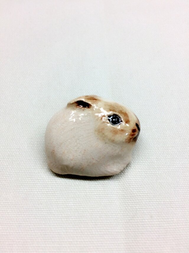 P様専用 陶 うさぎ ブローチの画像1枚目