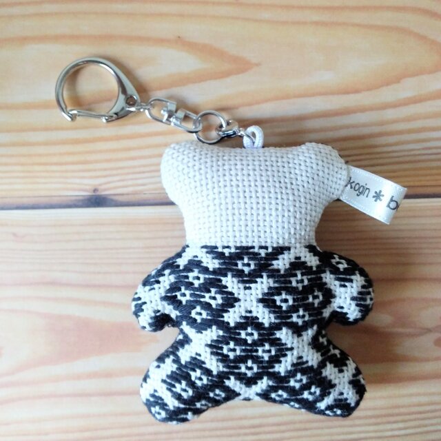 【キーホルダー】こぎんオーナメントベア 花つなぎ黒