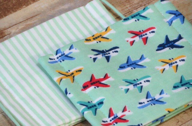子供マスク小学生低学年 飛行機 ストライプ 2枚セットの画像1枚目