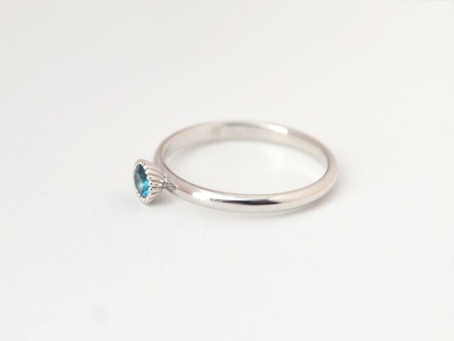 フローラピンキーリング(シルバー,ロンドンブルートパーズ) | iichi