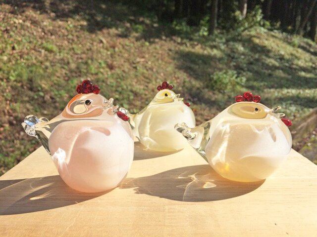 たまごを抱いたとりの画像1枚目