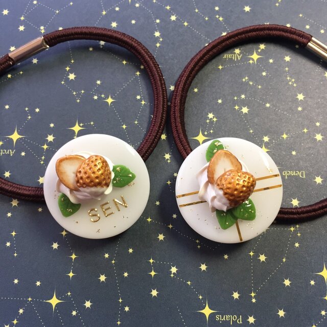 選べる2種類!名前入り?gold strawberry whitecakeヘアゴムの画像1枚目