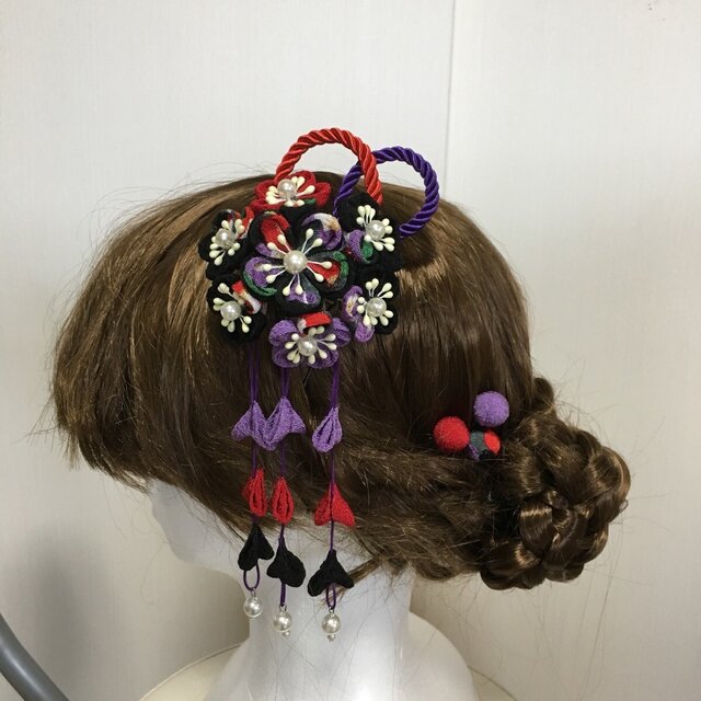 黒と赤と紫の桜の髪飾りセット(成人式・七五三・卒業式・ちりめん細工)の画像1枚目