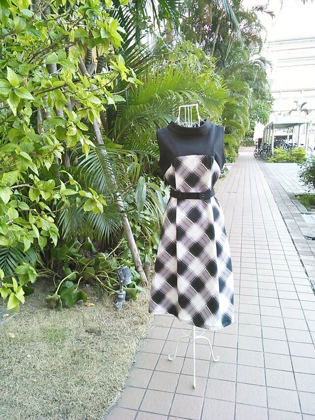 レトロ調 ストレッチバイカラーワンピース バイアスチェック【サンプル品の為お買い得】の画像1枚目