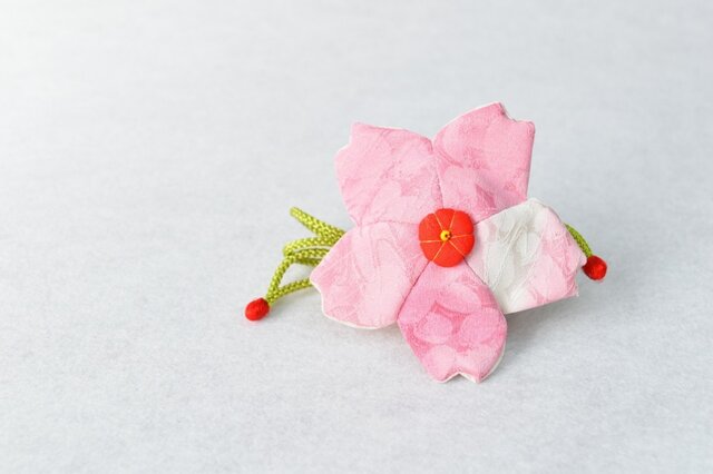 小さな巾着袋/みこ花「さくら色」(花軸色:赤) mi-6b/リメイク着物 売切れの画像1枚目