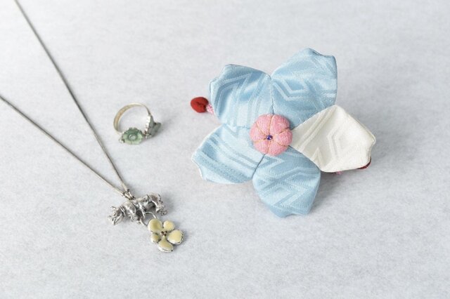 小さな巾着袋/みこ花「みずいろ」(花軸色:ピンク)mi-3a/リメイク着物 sold outの画像1枚目