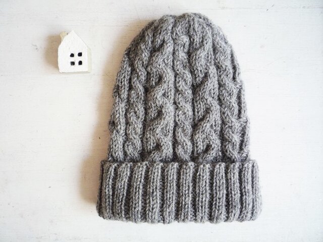 oMA グレー ニット帽 スケルトンデザイン oMA(Oldmanalan) BEANIEが入荷しました‼️ 海外でもかなりバズっ