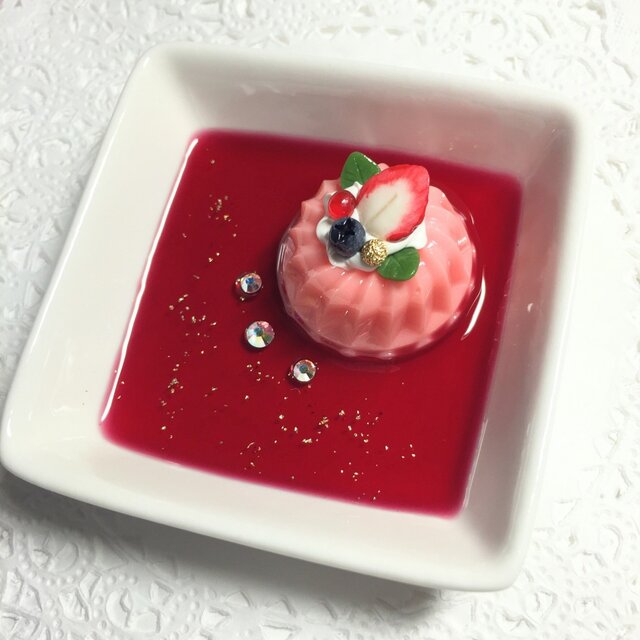 いちごみるくババロアのアクセサリートレイの画像1枚目
