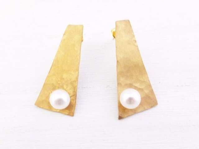 淡水パールのシンプルピアス(しかく)の画像1枚目