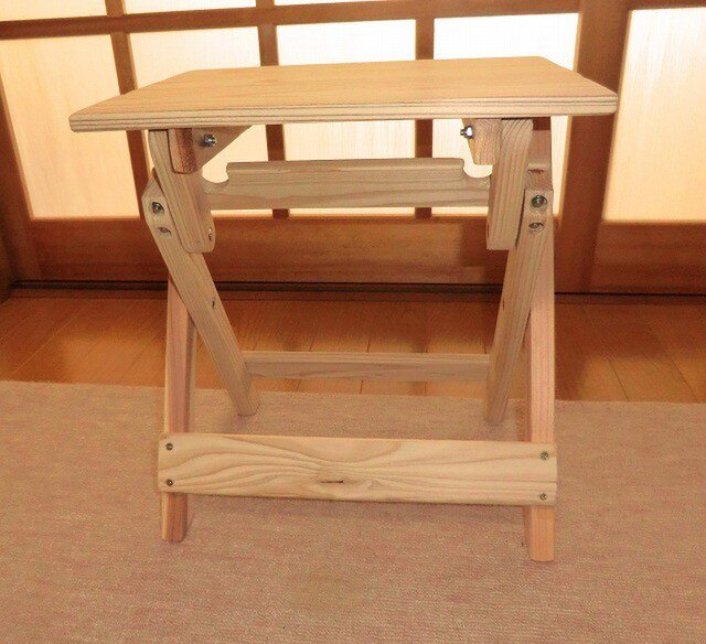 軽量杉折りたたみ椅子の画像1枚目