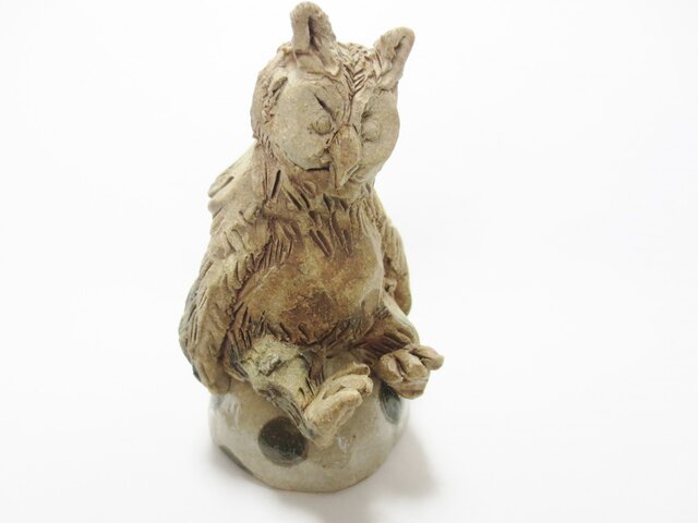 おすわりミミズクの画像1枚目