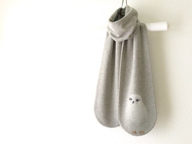 暖かウール 隠れシロフクロウマフラーの画像1枚目
