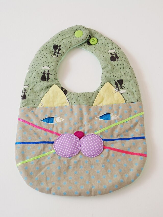 CAT BIB (S) / green×gray dotの画像1枚目