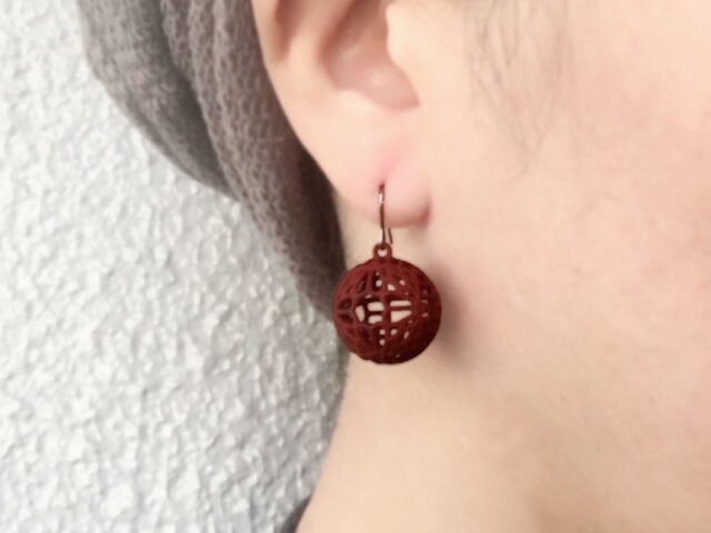 Celtic Pattern Pias Ⅱ(WineRed)(M)--ケルト模様ピアスⅡ(赤紫)(M)の画像1枚目